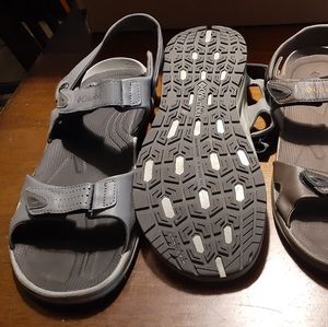 2 pairs Columbia strap sandals